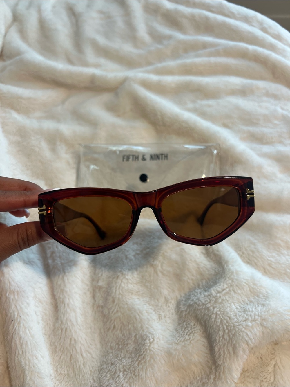 Burgundy Cat-Eye Sunglasses for Women - Picture 3 of 4